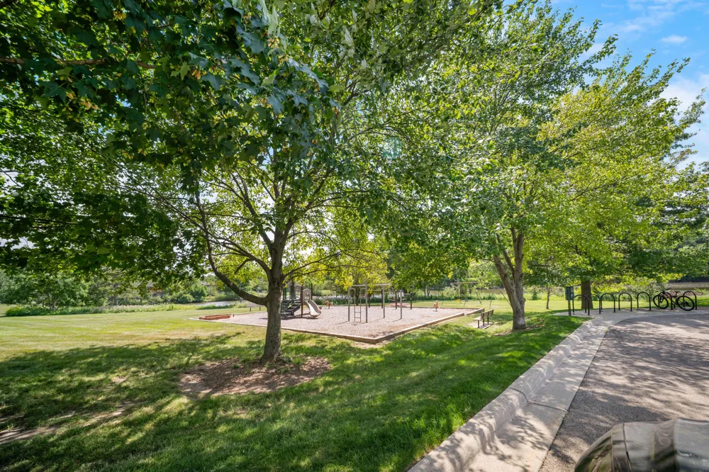 690 Peninsula Court Ann Arbor City, MI 48105