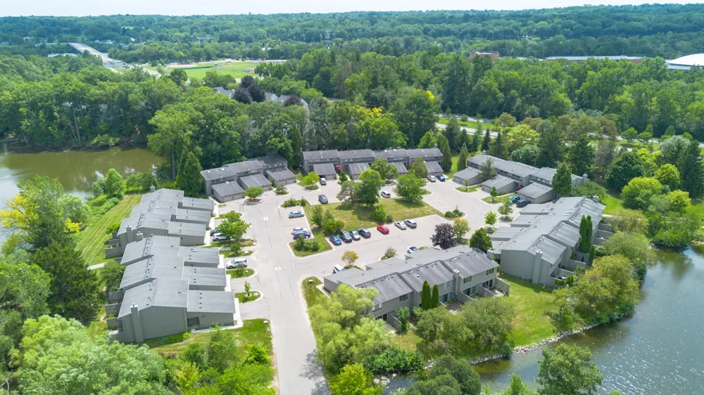 690 Peninsula Court Ann Arbor City, MI 48105