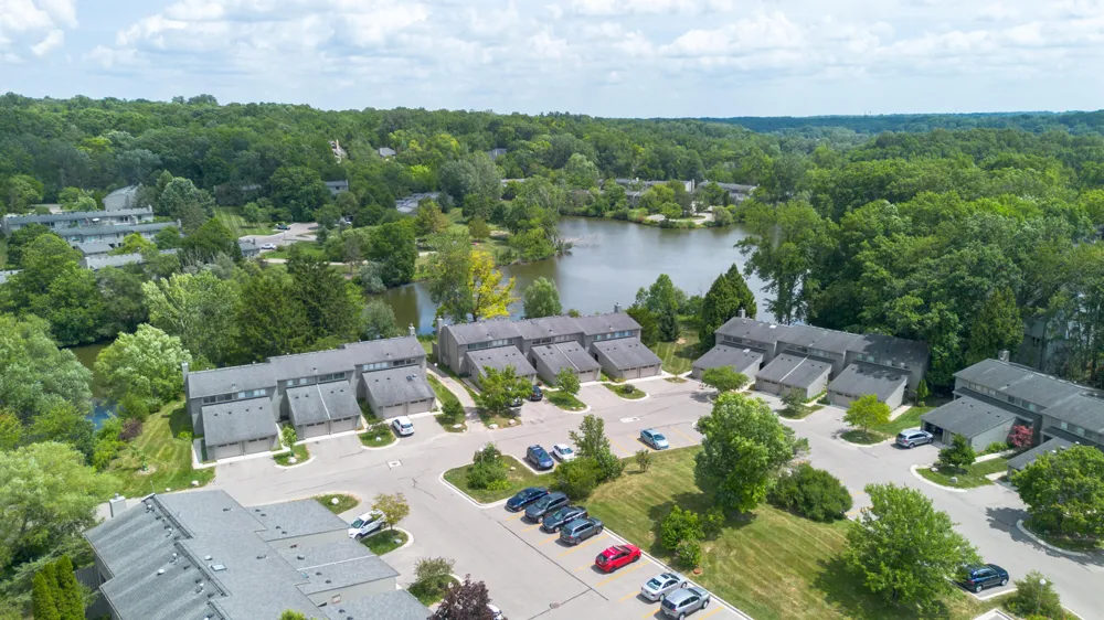 690 Peninsula Court Ann Arbor City, MI 48105
