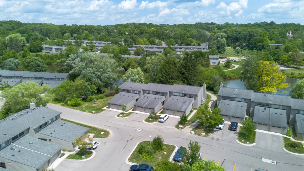 690 Peninsula Court Ann Arbor City, MI 48105