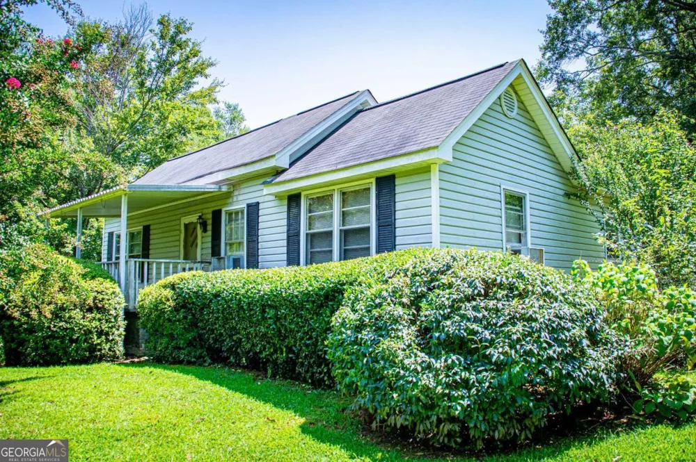 53 Garrett LN Carrollton, GA 30117