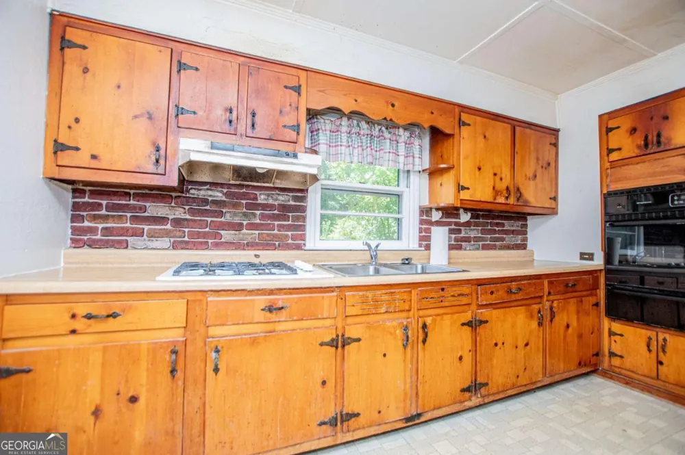 53 Garrett LN Carrollton, GA 30117