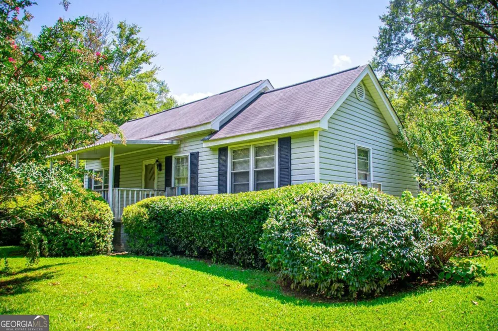 53 Garrett LN Carrollton, GA 30117