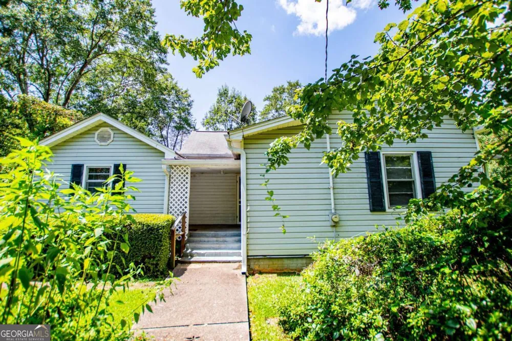 53 Garrett LN Carrollton, GA 30117