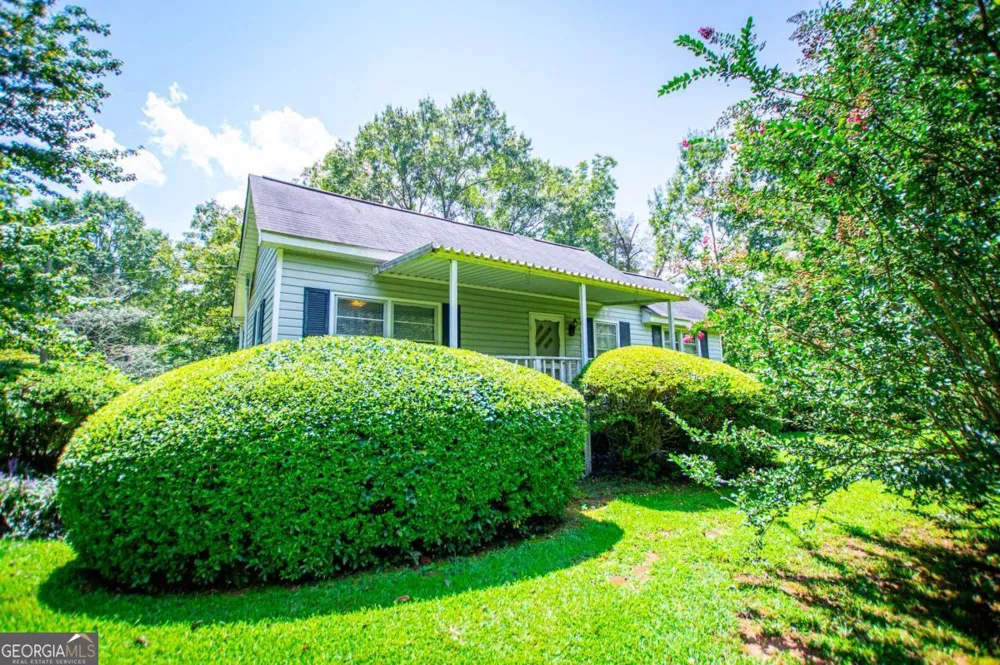 53 Garrett LN Carrollton, GA 30117