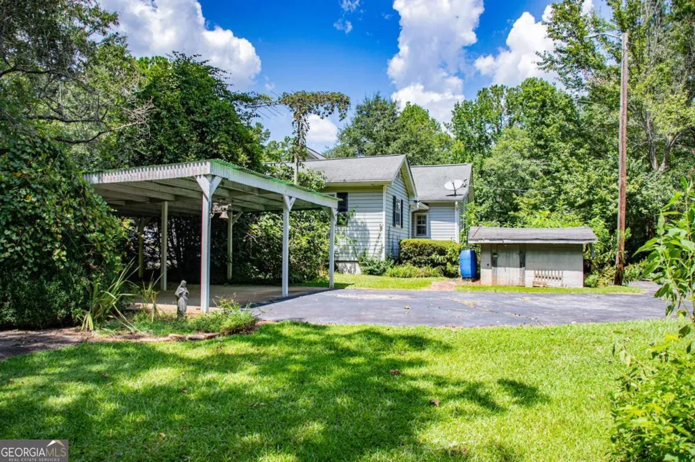 53 Garrett LN Carrollton, GA 30117