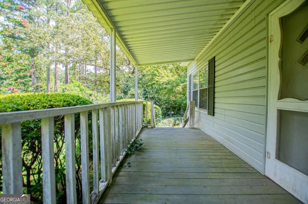 53 Garrett LN Carrollton, GA 30117