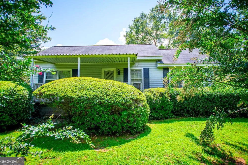 53 Garrett LN Carrollton, GA 30117