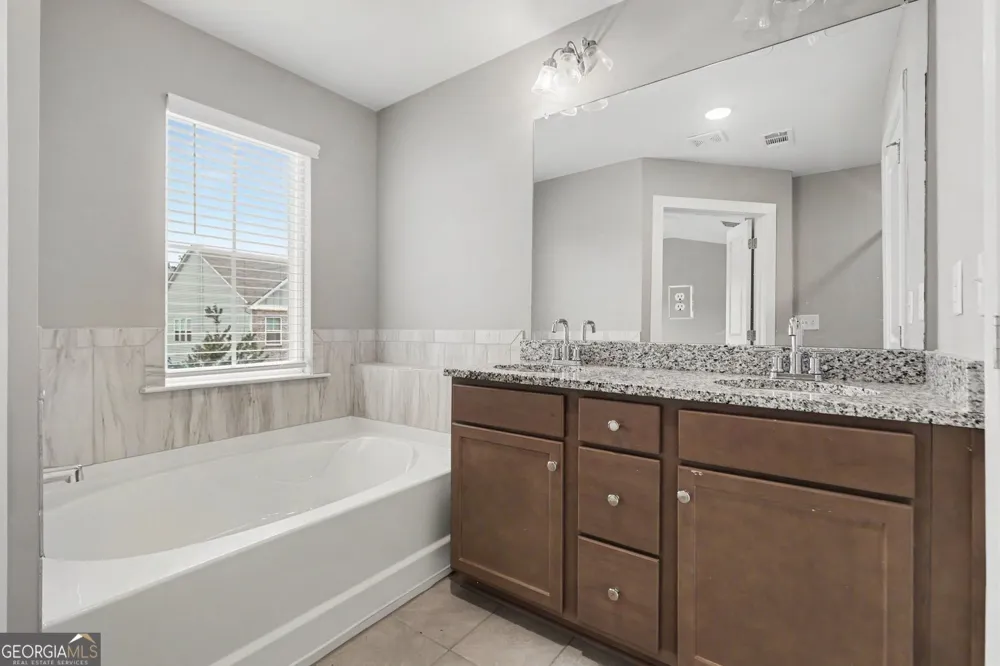 7666 Squire CT Fairburn, GA 30213