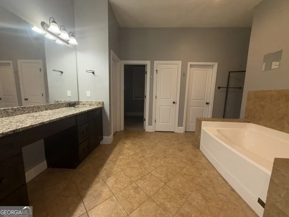 125 Trustin Lake DR Fayetteville, GA 30214
