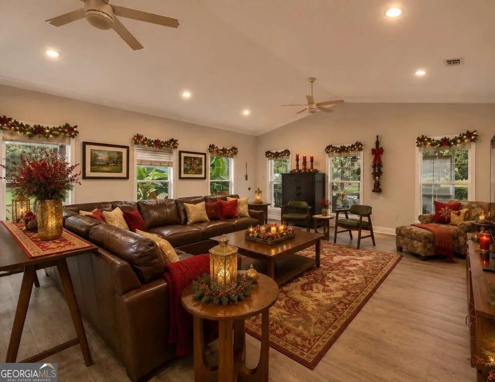 1901 Blackwell ST Waycross, GA 31503