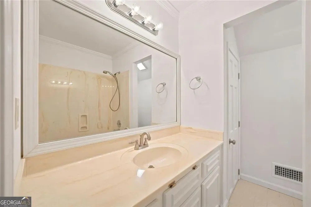 1632 Oakwood CT Marietta, GA 30066