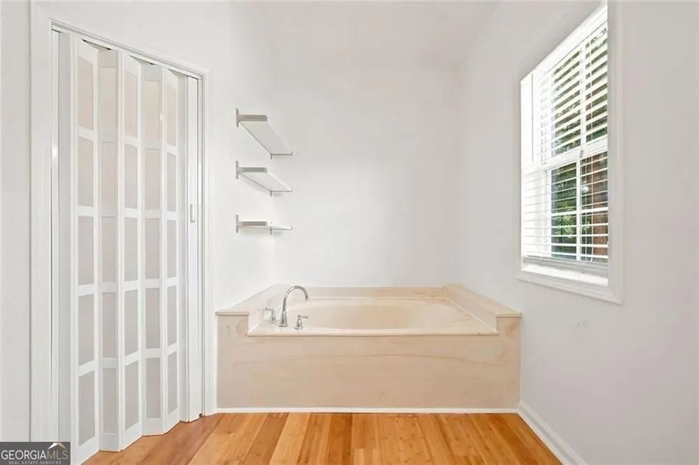 1632 Oakwood CT Marietta, GA 30066