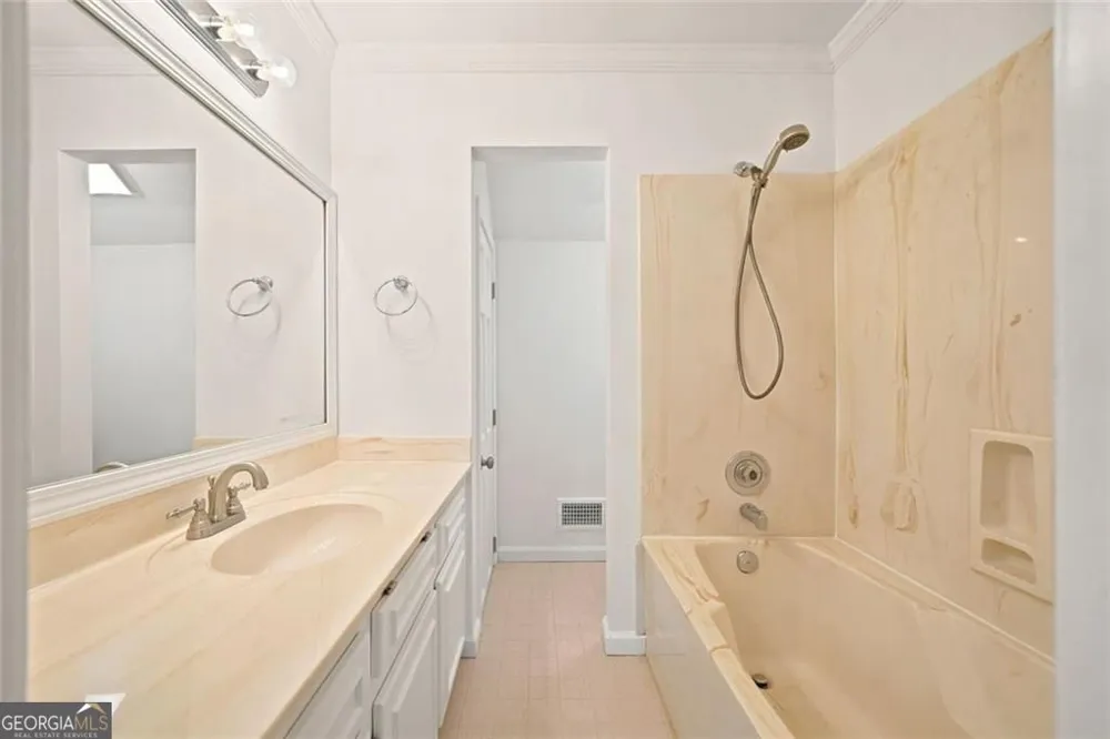 1632 Oakwood CT Marietta, GA 30066