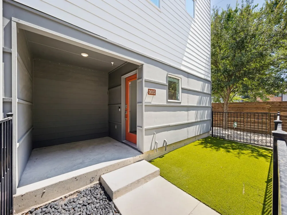 5020 Bryan Street #305 Dallas, TX 75206