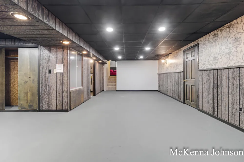 299 Brooks Road Muskegon, MI 49442