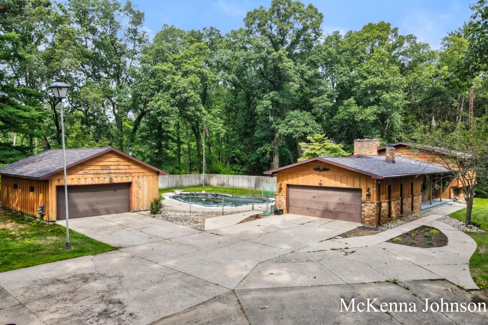 299 Brooks Road Muskegon, MI 49442
