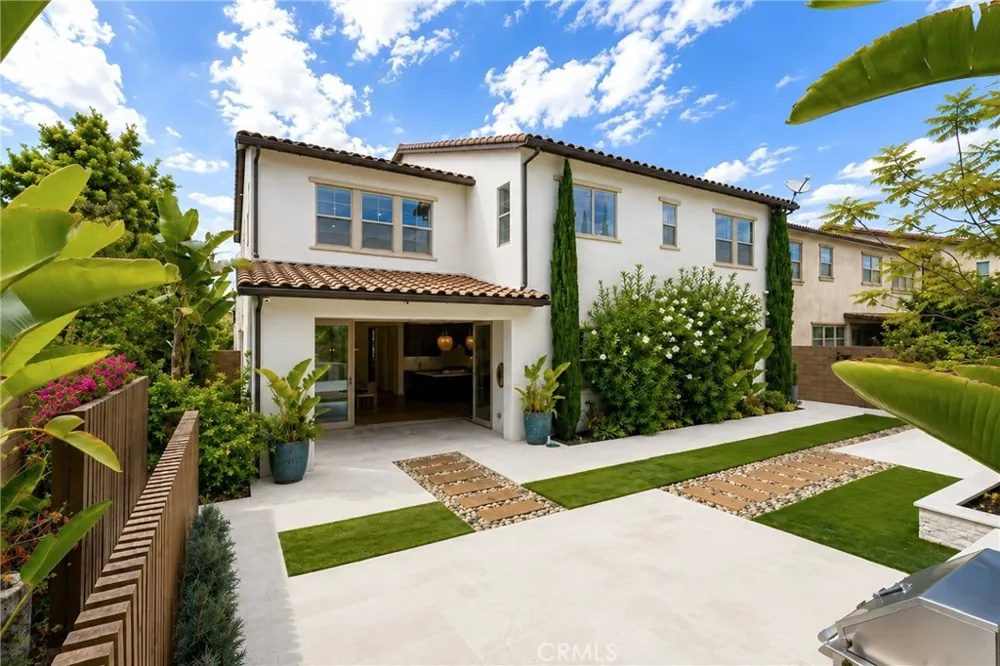 110 Perspective Irvine, CA 92618