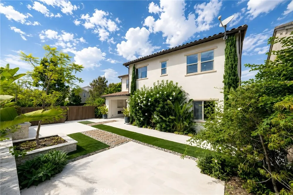 110 Perspective Irvine, CA 92618