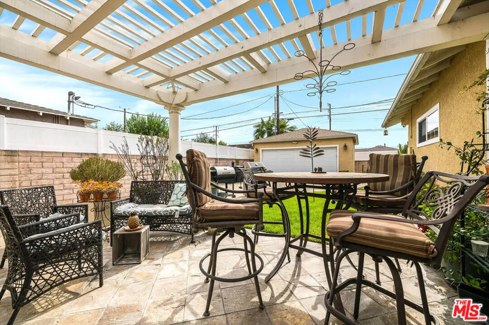 805 Brighton Street Burbank, CA 91506