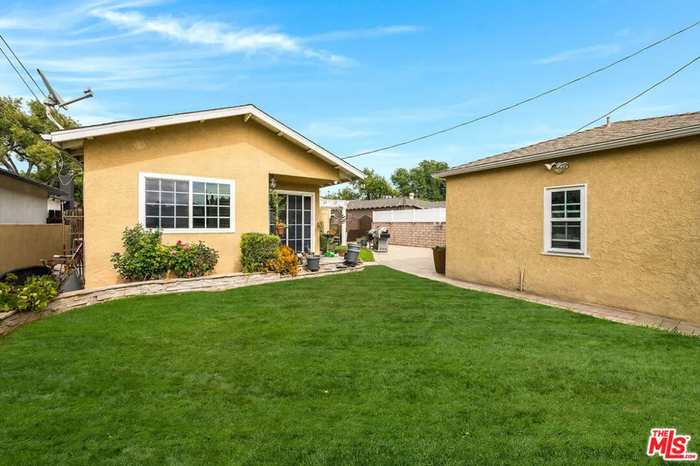 805 Brighton Street Burbank, CA 91506