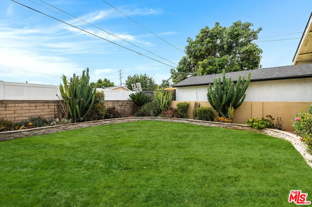 805 Brighton Street Burbank, CA 91506