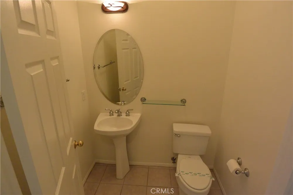 22 Roseville Irvine, CA 92602