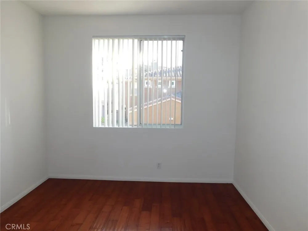 22 Roseville Irvine, CA 92602