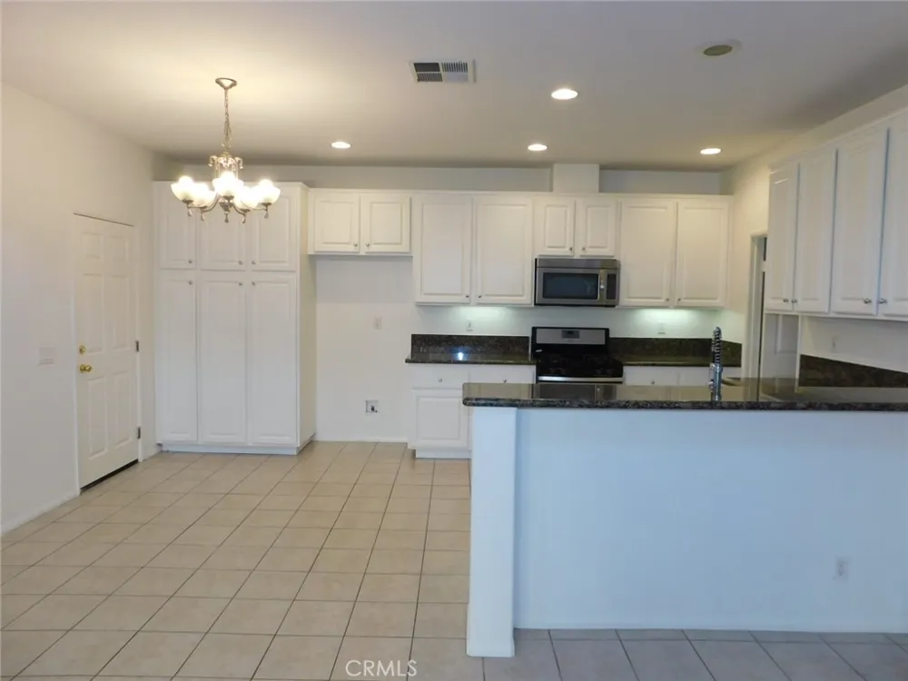 22 Roseville Irvine, CA 92602