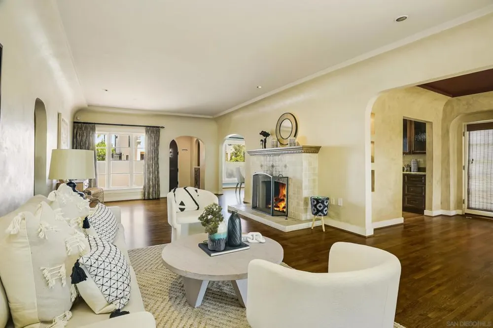 4653 E Talmadge Dr San Diego, CA 92116
