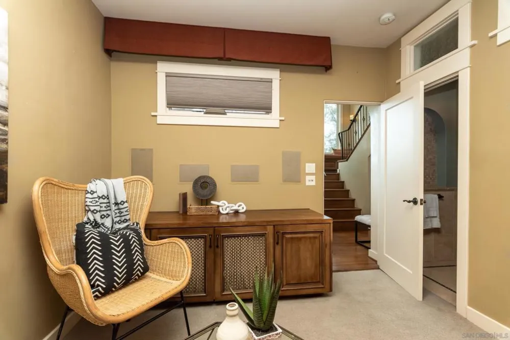 4653 E Talmadge Dr San Diego, CA 92116