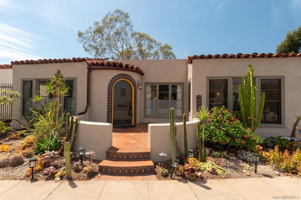 4653 E Talmadge Dr San Diego, CA 92116