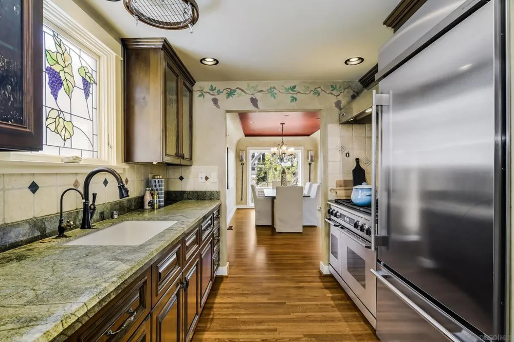 4653 E Talmadge Dr San Diego, CA 92116