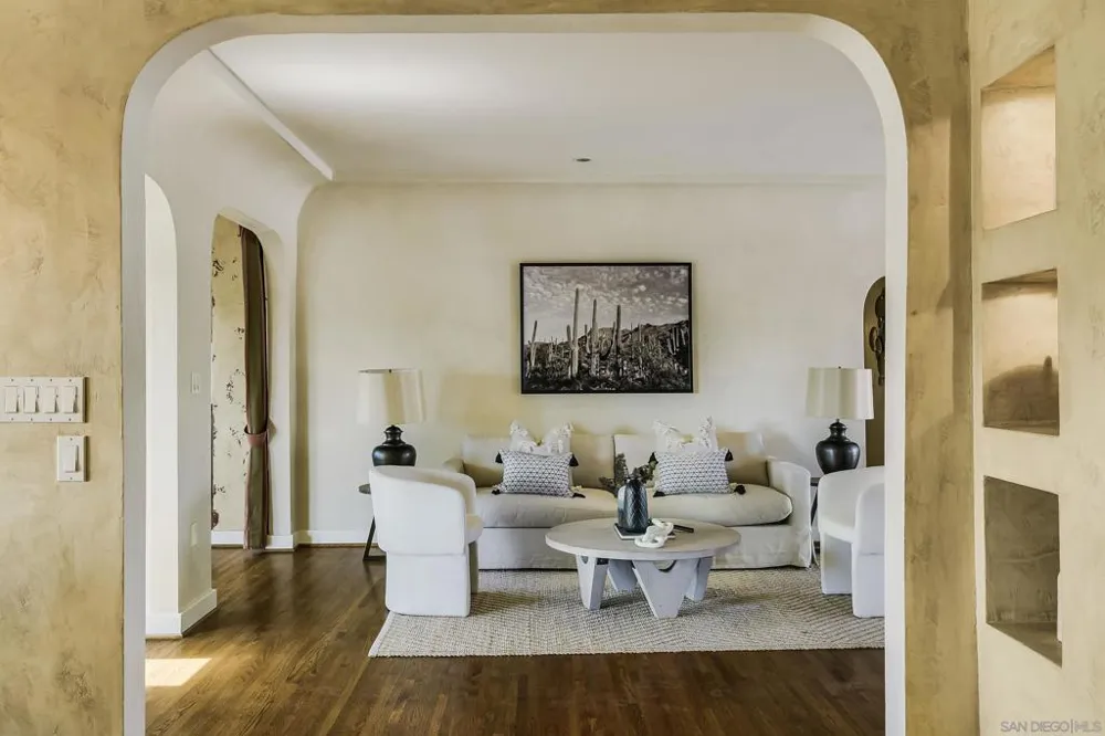 4653 E Talmadge Dr San Diego, CA 92116