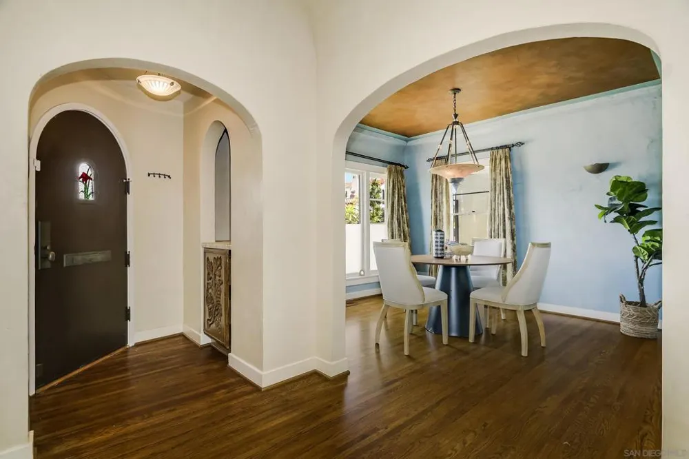 4653 E Talmadge Dr San Diego, CA 92116