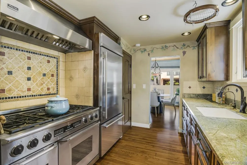 4653 E Talmadge Dr San Diego, CA 92116