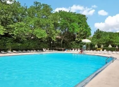 586 SANDERLING CT Secaucus, NJ 07094