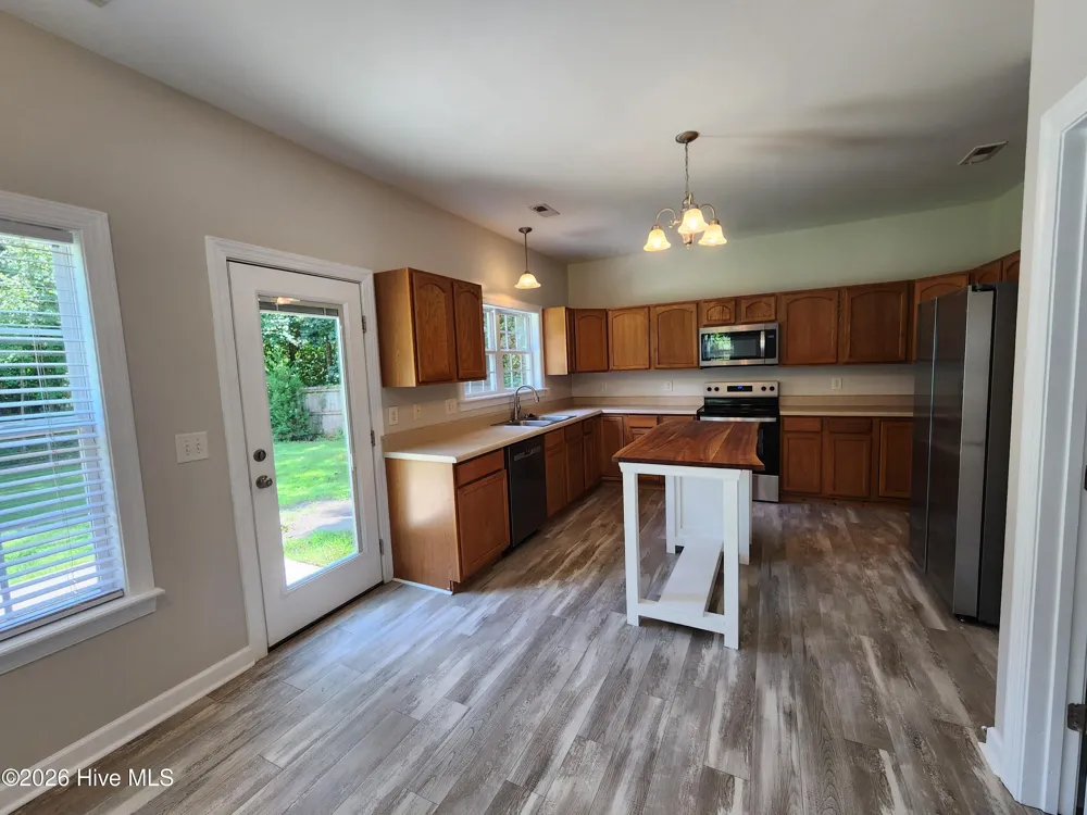511 Sunset Strip Jacksonville, NC 28540