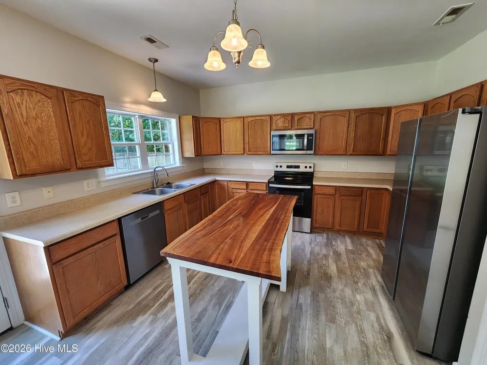 511 Sunset Strip Jacksonville, NC 28540