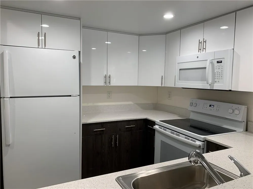 401 NW 34 STREET #93-220 Pompano Beach, FL 33064