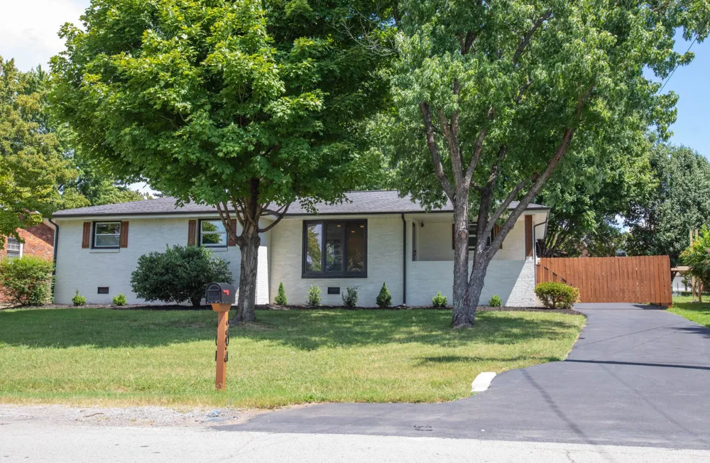 204 Weldon Dr Hermitage, TN 37076