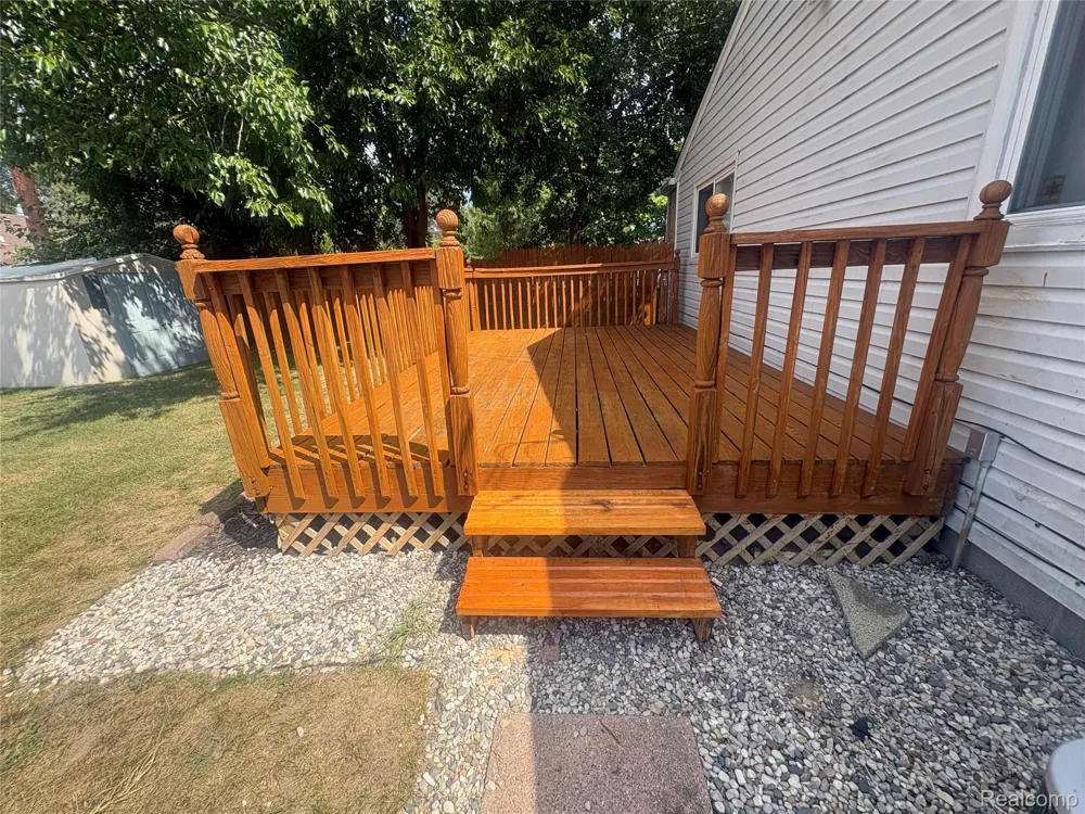 33 E Brockton Avenue Madison Heights City, MI 48071