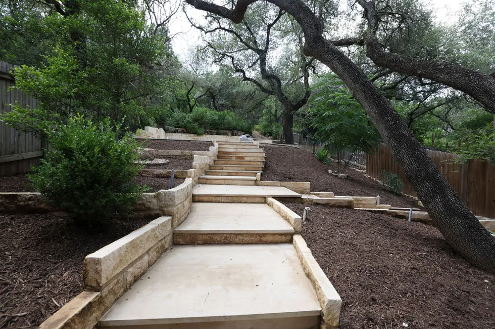 7320 Cave Hollow Austin, TX 78750