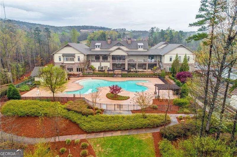 637 Laurel XING Canton, GA 30114
