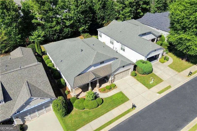 637 Laurel XING Canton, GA 30114