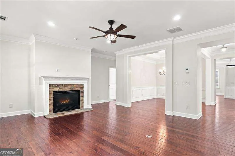 637 Laurel XING Canton, GA 30114