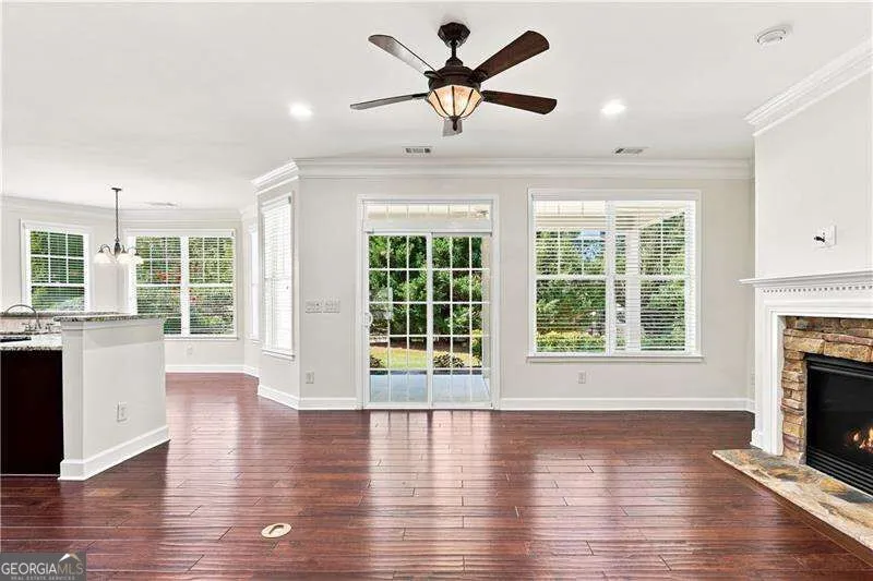 637 Laurel XING Canton, GA 30114