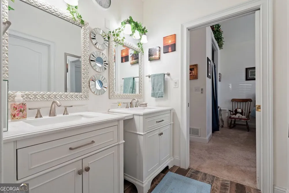 21 Rocky CIR NE White, GA 30184