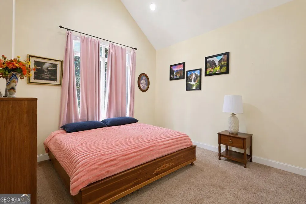 21 Rocky CIR NE White, GA 30184