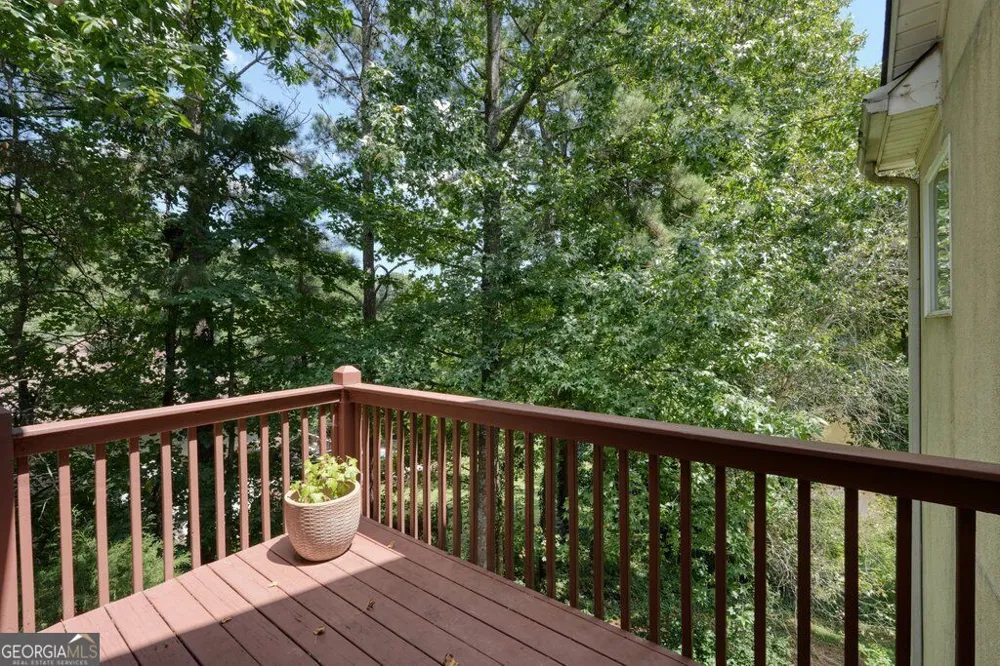 21 Rocky CIR NE White, GA 30184